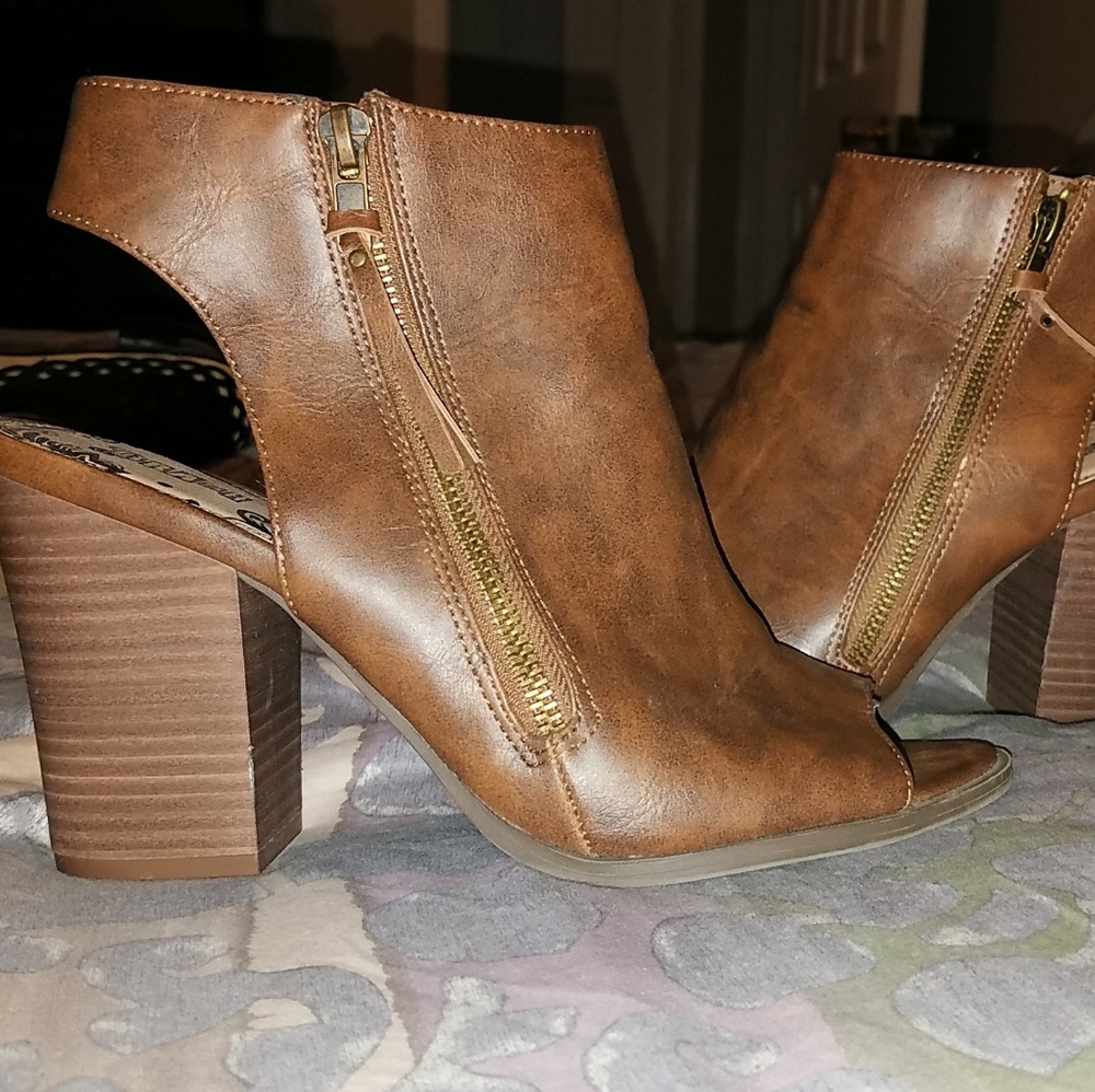 Womens shoes